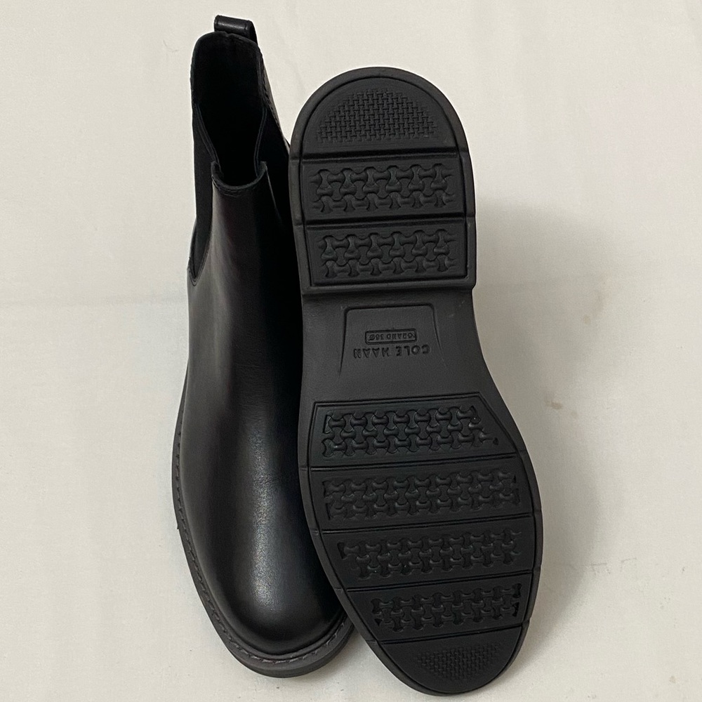 NWT Cole Hann Faux Leather Chelsea Boots Size 8. - Picture 6 of 10